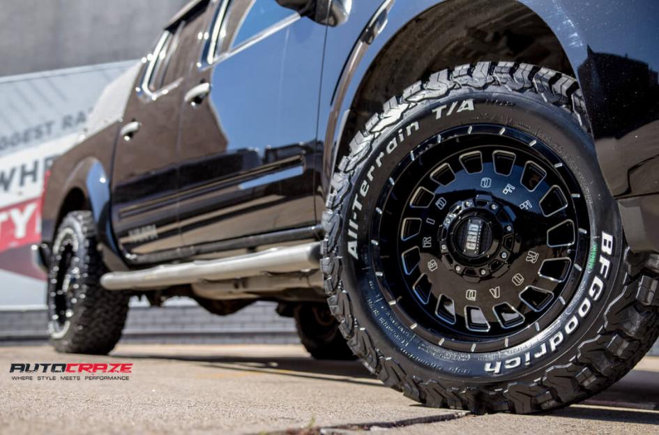 NISSAN NAVARA GD03 GLOSS BLACK MILLED ACCENTS